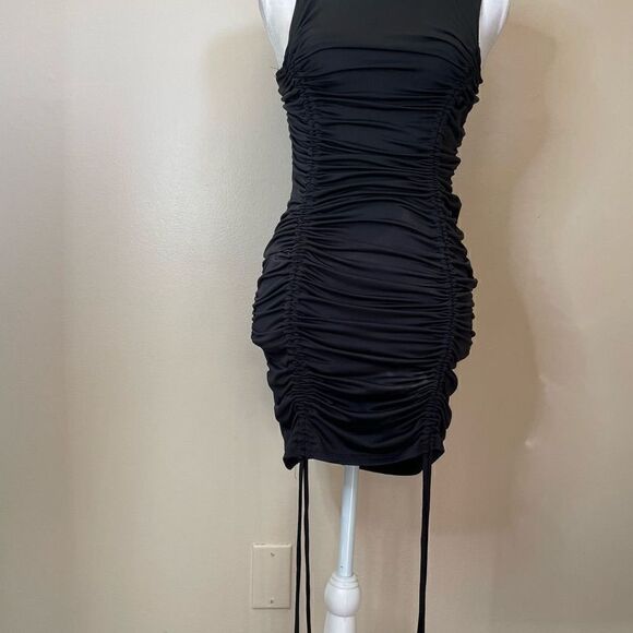 Heart N Hips| Small| Rouched| Bodycon| Mini| Has lots of stretch - Picture 10 of 14